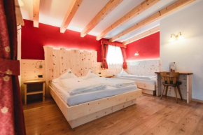Hotel Zirmes Moena